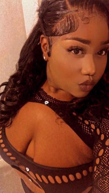 Gia, 23  female escort, San Diego