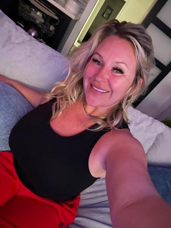 Nikki, 39  female escort, San Diego
