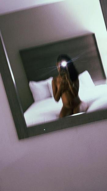 Miya, 23  female escort, San Diego