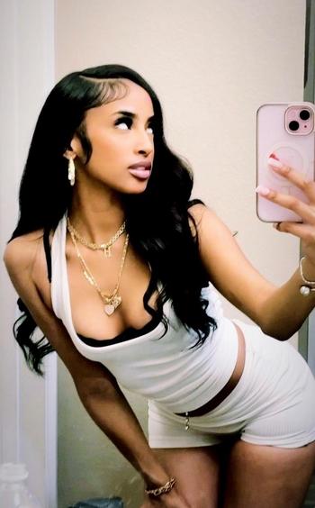 yasmine, 20  female escort, San Diego